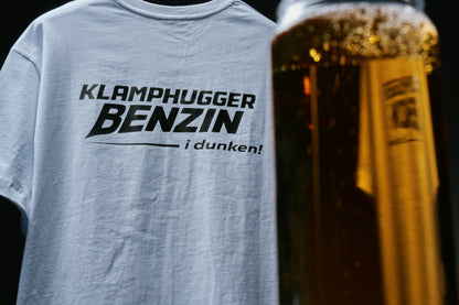 "Klamphuggerbenzin" - Lang Distance Box Fit T-shirt